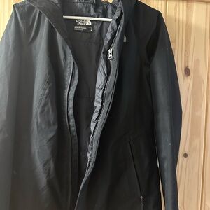 The North Face Men's Black Raincoat